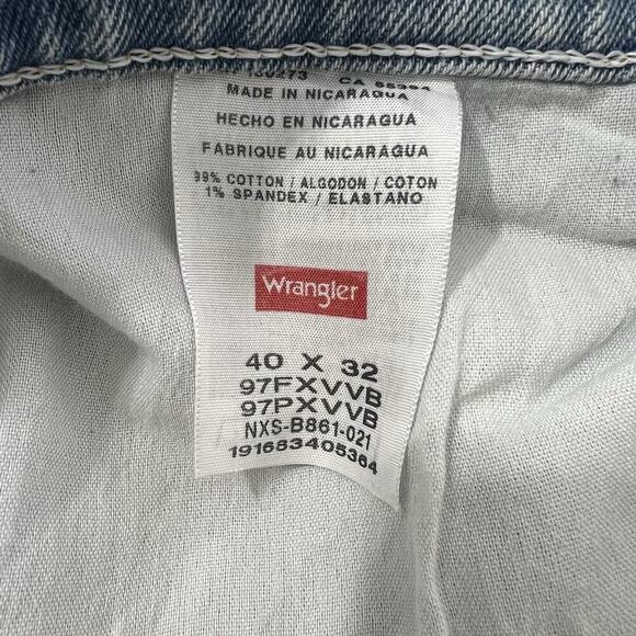 Wrangler Relaxed Fit Straight Leg Jeans Men's Blue Light Wash Size. 40x32 - Picture 4 of 10